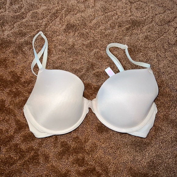 Victoria’s Secret Pink Wear Everywhere Nude Lightly Lined T-Shirt Bra 32D - Picture 1 of 4